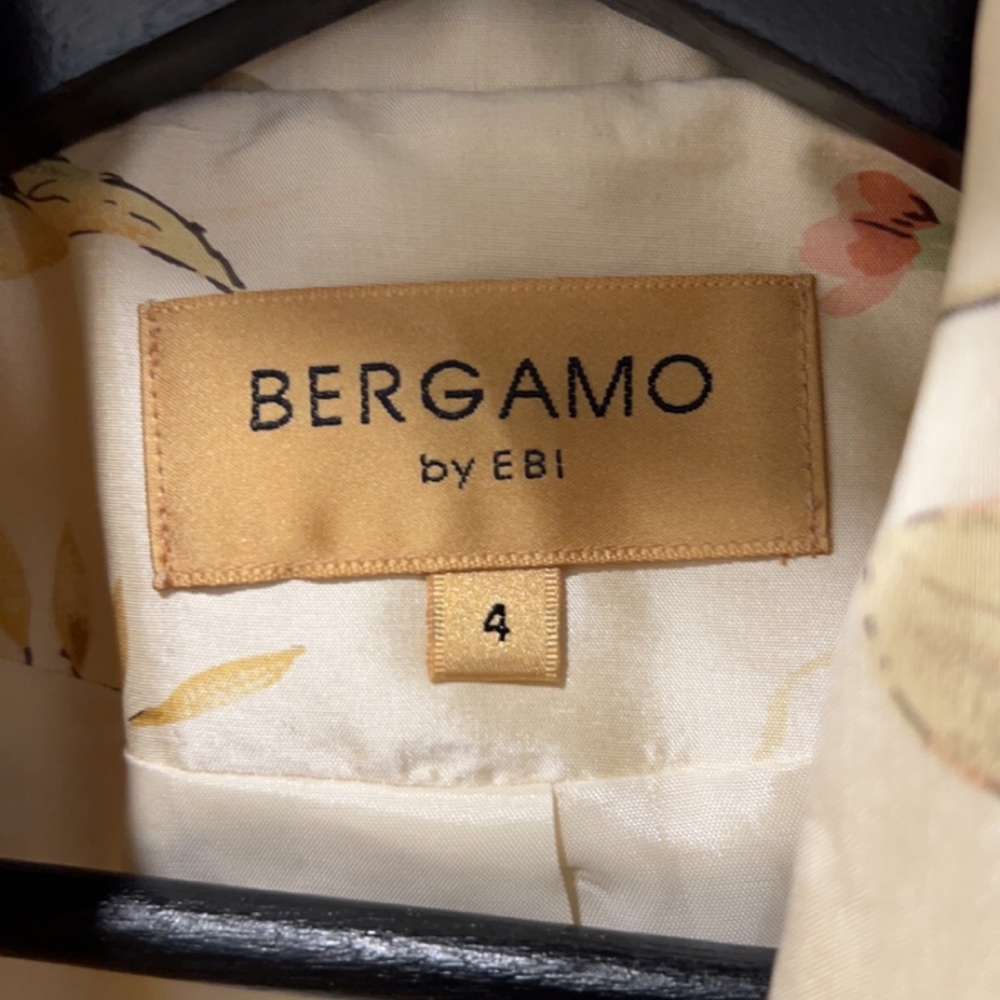 Bergamo Pure Silk Blazer – Floral – Size 4 - Picture 3 of 4